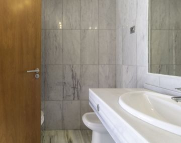 https://cdn.resales-online.com/public/pn4iz419alz18eav/properties/5d4b2c0f353b11f0ad0102e0405b089b/w1200/13-5fd73dea700db77384c091ca9818b1a9.jpg?v=1747763939