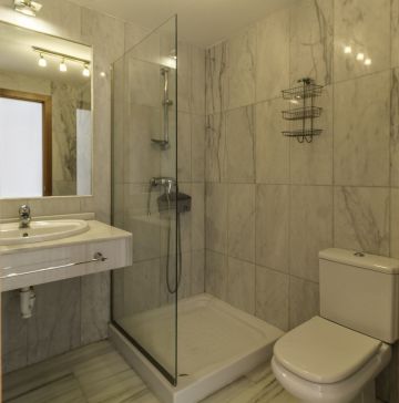 https://cdn.resales-online.com/public/pn4iz419alz18eav/properties/5d4b2c0f353b11f0ad0102e0405b089b/w1200/14-d70dc3102c00d7be0e872dfe1c1f86d7.jpg?v=1747763939