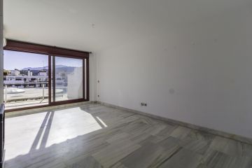 https://cdn.resales-online.com/public/pn4iz419alz18eav/properties/5d4b2c0f353b11f0ad0102e0405b089b/w1200/15-11d12f2f454f2f5e9b981fdd8b901d51.jpg?v=1747763939