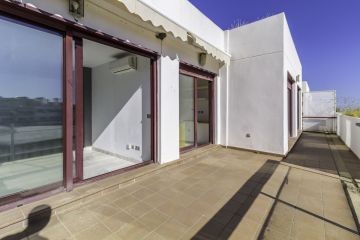 https://cdn.resales-online.com/public/pn4iz419alz18eav/properties/5d4b2c0f353b11f0ad0102e0405b089b/w1200/17-dd5fcd4f0eb487dfa3803f7e20814c0e.jpg?v=1747763939
