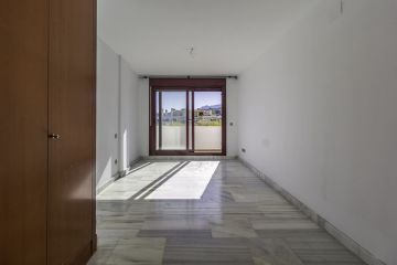 https://cdn.resales-online.com/public/pn4iz419alz18eav/properties/5d4b2c0f353b11f0ad0102e0405b089b/w1200/9-467d0cee5b725f3ef65f102a0c2e69c0.jpg?v=1747763939