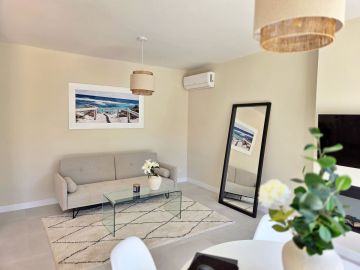 https://cdn.resales-online.com/public/5esv79q6h5/properties/ac81f7ac327511f0ad0102e0405b089b/w1200/5-3595ad71cbd87be6c3643a4285ef4791.jpg?v=1747481421