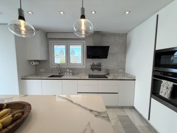 https://cdn.resales-online.com/public/ji01jy8heq/properties/9d00d97c30b811f0ad0102e0405b089b/w1200/18-cc72f169493c096e712837ff5d8b6e41.jpg?v=1748271434