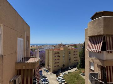 https://cdn.resales-online.com/public/ji01jy8heq/properties/9d00d97c30b811f0ad0102e0405b089b/w1200/34-2e8657844e540eba0189d71f472ffca9.jpg?v=1748271434