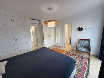 https://cdn.resales-online.com/public/43uk4ir2o1rtb42x/properties/640a45032bef11f0ad0102e0405b089b/w1200/13-5fd73dea700db77384c091ca9818b1a9.jpg?v=1746700362
