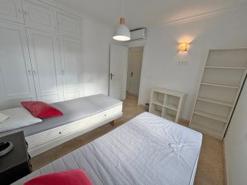 https://cdn.resales-online.com/public/43uk4ir2o1rtb42x/properties/640a45032bef11f0ad0102e0405b089b/w1200/16-ec67b526875bf0124b6ce4328a754439.jpg?v=1746700362