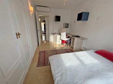 https://cdn.resales-online.com/public/43uk4ir2o1rtb42x/properties/640a45032bef11f0ad0102e0405b089b/w1200/20-d1f7658cbe4ba6cd8666fec30fba80ad.jpg?v=1746700362