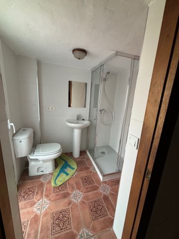 https://cdn.resales-online.com/public/43uk4ir2o1rtb42x/properties/640a45032bef11f0ad0102e0405b089b/w1200/25-45e7a00e8ada30030040e20a35fbccfd.jpg?v=1746700362