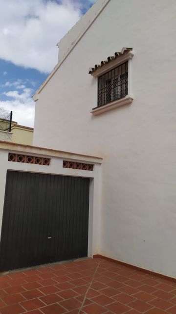https://cdn.resales-online.com/public/43uk4ir2o1rtb42x/properties/640a45032bef11f0ad0102e0405b089b/w1200/29-7c2f312881aea9bbe9ddaeb9640e2c9a.jpg?v=1746700362