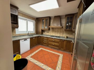 https://cdn.resales-online.com/public/43uk4ir2o1rtb42x/properties/640a45032bef11f0ad0102e0405b089b/w1200/4-c23c0f86247804fa50226aecd8b0b2c8.jpg?v=1746700362