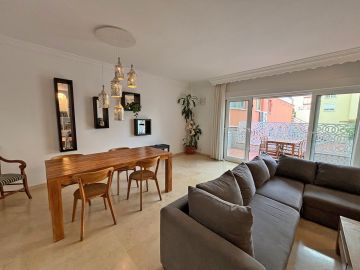 https://cdn.resales-online.com/public/43uk4ir2o1rtb42x/properties/640a45032bef11f0ad0102e0405b089b/w1200/6-241328e1bcc9c0d8ce1222beb6c967a8.jpg?v=1746700362