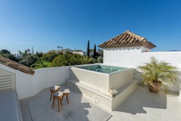 https://cdn.resales-online.com/public/xxgluerdu7/properties/cff947823ab411f0ad0102e0405b089b/w1200/1-7980e48d732b6fc85c14b43b94d2aa54.jpg?v=1748324470