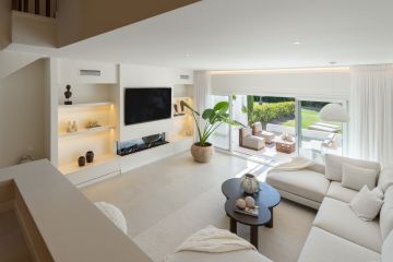 https://cdn.resales-online.com/public/xxgluerdu7/properties/cff947823ab411f0ad0102e0405b089b/w1200/2-5bd7b9d04b45e33852eaf0ec6670150d.jpg?v=1748324470