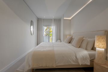 https://cdn.resales-online.com/public/xxgluerdu7/properties/cff947823ab411f0ad0102e0405b089b/w1200/36-be7efbbd8b294061d3f27cb7c37865bb.jpg?v=1748324470