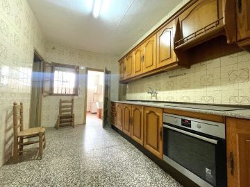 https://cdn.resales-online.com/public/u6447mvlgg/properties/1855290f3bb011f0ad0102e0405b089b/w1200/10-bb915d1cb19341576dcdc994b81ab9c5.jpg?v=1748432946