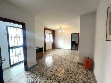 https://cdn.resales-online.com/public/u6447mvlgg/properties/1855290f3bb011f0ad0102e0405b089b/w1200/2-5bd7b9d04b45e33852eaf0ec6670150d.jpg?v=1748432946