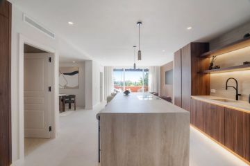 https://cdn.resales-online.com/public/f7dtpabycf/properties/6d9405f13ad311f0ad0102e0405b089b/w1200/2-5bd7b9d04b45e33852eaf0ec6670150d.jpg?v=1748352633