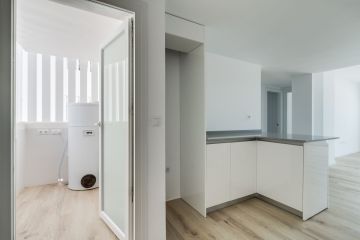https://cdn.resales-online.com/public/hgk050u44e/properties/7135dc853cdd11f0ad0102e0405b089b/w1200/11-20939a0134ad724a8cb2a801094d15a4.jpg?v=1748563000