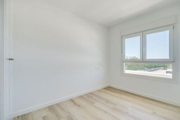 https://cdn.resales-online.com/public/hgk050u44e/properties/7135dc853cdd11f0ad0102e0405b089b/w1200/15-11d12f2f454f2f5e9b981fdd8b901d51.jpg?v=1748563000
