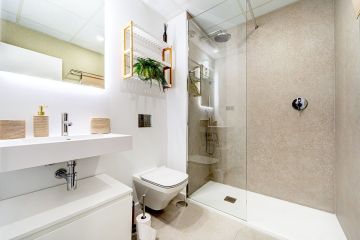 https://cdn.resales-online.com/public/2clagkpr0e/properties/40e18c553b3411f0ad0102e0405b089b/w1200/13-5fd73dea700db77384c091ca9818b1a9.jpg?v=1748379365