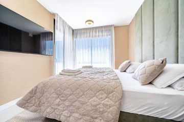 https://cdn.resales-online.com/public/2clagkpr0e/properties/40e18c553b3411f0ad0102e0405b089b/w1200/22-bcf8e6250e0bab365f900a8ac31ac040.jpg?v=1748379365