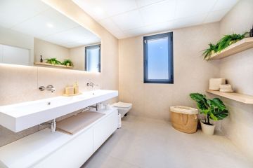https://cdn.resales-online.com/public/2clagkpr0e/properties/40e18c553b3411f0ad0102e0405b089b/w1200/26-c684a62c9f160a1f90904dd925da0645.jpg?v=1748379365