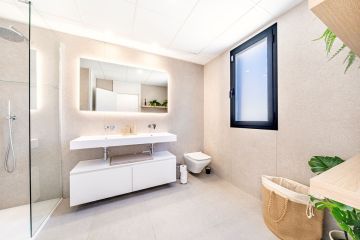 https://cdn.resales-online.com/public/2clagkpr0e/properties/40e18c553b3411f0ad0102e0405b089b/w1200/27-f6e8bc237ba13ac4c268badec6354f3d.jpg?v=1748379365