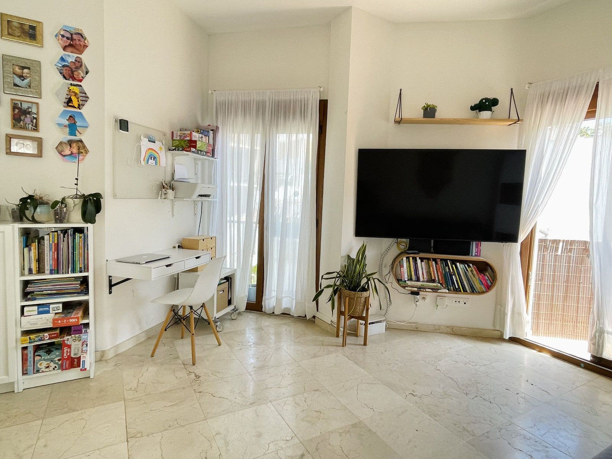 https://cdn.resales-online.com/public/q0k63vfifl/properties/daac50523fbe11f0ad0102e0405b089b/w1200/1-7980e48d732b6fc85c14b43b94d2aa54.jpg?v=1748879593