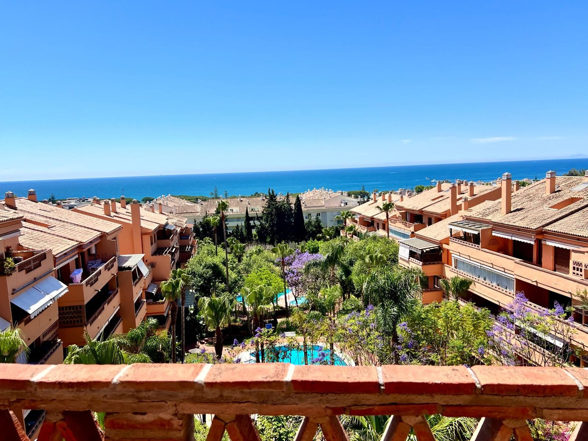 https://cdn.resales-online.com/public/6pcoehzhpl/properties/7b5759cf3f7b11f0ad0102e0405b089b/w1200/1-7980e48d732b6fc85c14b43b94d2aa54.jpg?v=1748883543