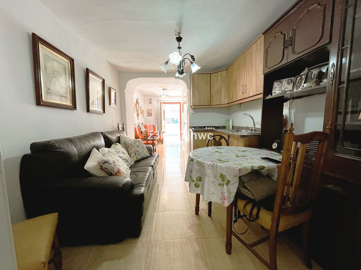https://cdn.resales-online.com/public/z3kca7jhwc/properties/d60eb4cb3d4511f0ad0102e0405b089b/w1200/1-7980e48d732b6fc85c14b43b94d2aa54.jpg?v=1748722635