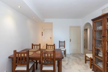 https://cdn.resales-online.com/public/igwbswt24etu184o/properties/d1fc587d3b8311f0ad0102e0405b089b/w1200/13-5fd73dea700db77384c091ca9818b1a9.jpg?v=1748413379