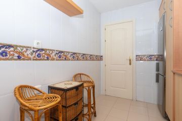 https://cdn.resales-online.com/public/igwbswt24etu184o/properties/d1fc587d3b8311f0ad0102e0405b089b/w1200/21-2c707e7c511429b4f8ec4ee5f221ddb6.jpg?v=1748413379