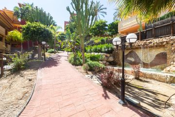 https://cdn.resales-online.com/public/igwbswt24etu184o/properties/d1fc587d3b8311f0ad0102e0405b089b/w1200/29-7c2f312881aea9bbe9ddaeb9640e2c9a.jpg?v=1748413379