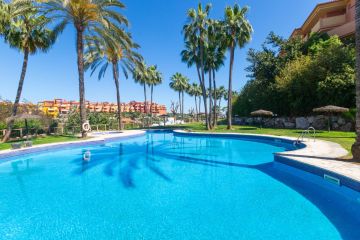 https://cdn.resales-online.com/public/igwbswt24etu184o/properties/d1fc587d3b8311f0ad0102e0405b089b/w1200/31-5e8b9eb86a2d455eeaf43a7bbf3ccd12.jpg?v=1748413379