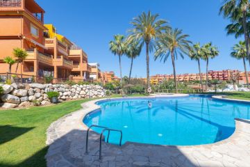 https://cdn.resales-online.com/public/igwbswt24etu184o/properties/d1fc587d3b8311f0ad0102e0405b089b/w1200/32-e7f90ea5feef5e01d64d74d6b6d8a834.jpg?v=1748413379