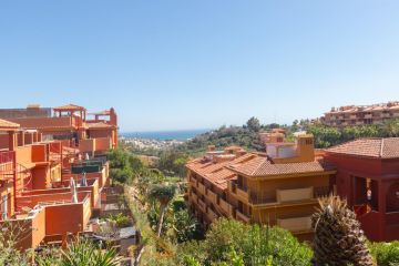 https://cdn.resales-online.com/public/igwbswt24etu184o/properties/d1fc587d3b8311f0ad0102e0405b089b/w1200/34-2e8657844e540eba0189d71f472ffca9.jpg?v=1748413379