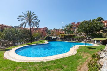 https://cdn.resales-online.com/public/igwbswt24etu184o/properties/d1fc587d3b8311f0ad0102e0405b089b/w1200/35-53608d01401493ba18e3704836160563.jpg?v=1748413379