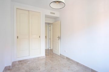 https://cdn.resales-online.com/public/ffy5dwawcp/properties/a6d27f0b36c911f0ad0102e0405b089b/w1200/14-d70dc3102c00d7be0e872dfe1c1f86d7.jpg?v=1747893616