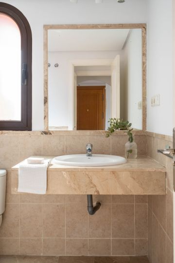 https://cdn.resales-online.com/public/ffy5dwawcp/properties/a6d27f0b36c911f0ad0102e0405b089b/w1200/17-dd5fcd4f0eb487dfa3803f7e20814c0e.jpg?v=1747893616