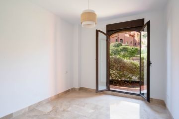 https://cdn.resales-online.com/public/ffy5dwawcp/properties/a6d27f0b36c911f0ad0102e0405b089b/w1200/6-241328e1bcc9c0d8ce1222beb6c967a8.jpg?v=1747893616