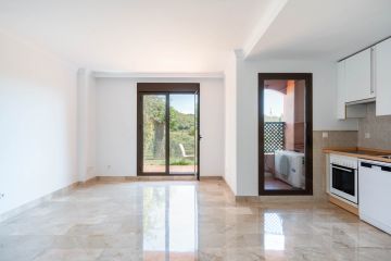https://cdn.resales-online.com/public/ffy5dwawcp/properties/a6d27f0b36c911f0ad0102e0405b089b/w1200/7-aa4cc561180b369757c0bb4af9886cd3.jpg?v=1747893616