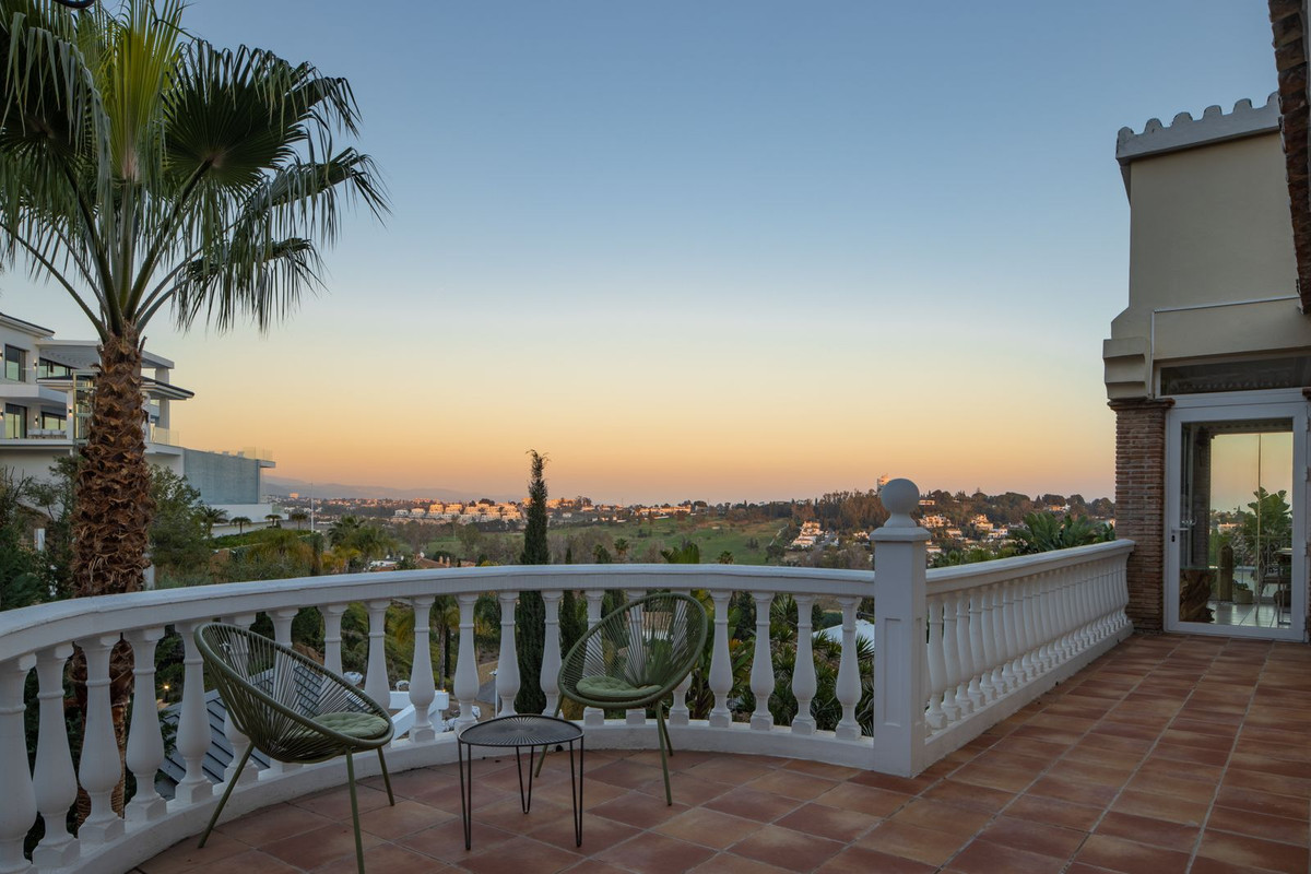 https://cdn.resales-online.com/public/vs9n5zw5gq/properties/52e583ab3ff111f0ad0102e0405b089b/w1200/1-7980e48d732b6fc85c14b43b94d2aa54.jpg?v=1748900215