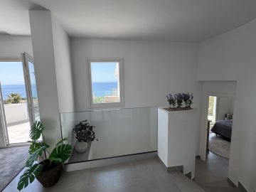 https://cdn.resales-online.com/public/exkwnp8qxt/properties/07e97fcf406711f0ad0102e0405b089b/w1200/22-bcf8e6250e0bab365f900a8ac31ac040.jpg?v=1749040198