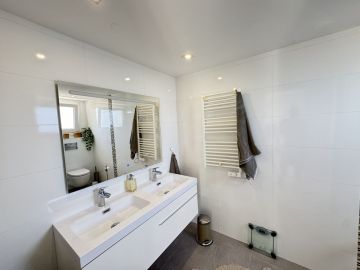 https://cdn.resales-online.com/public/exkwnp8qxt/properties/07e97fcf406711f0ad0102e0405b089b/w1200/33-f37a7fab00fce6ff6b895520b67d6d6d.jpg?v=1749040198