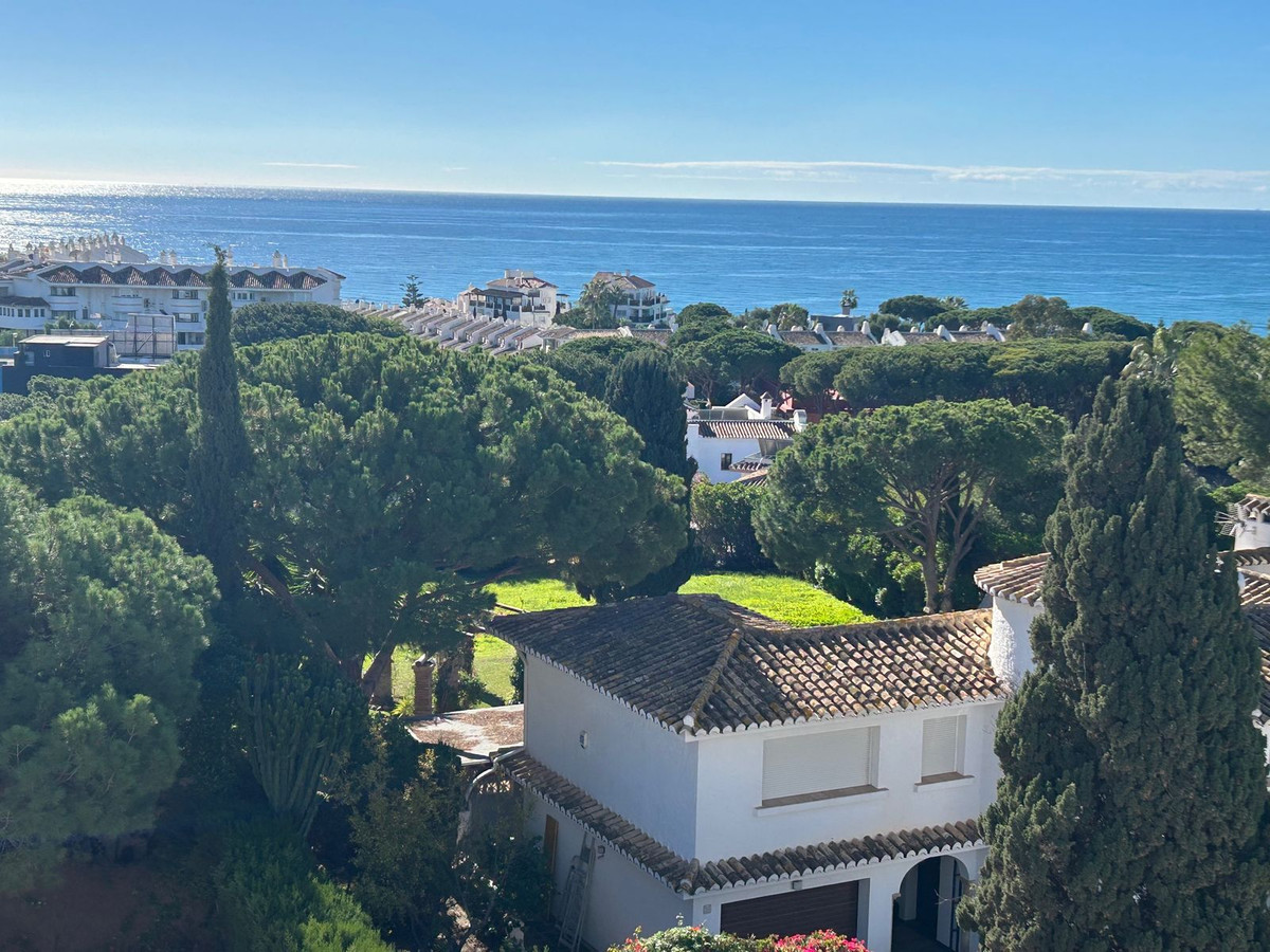 https://cdn.resales-online.com/public/kj2gepeuas/properties/68f9c2c2a1b811ef84cf0217bc231ef4/w1200/1-7980e48d732b6fc85c14b43b94d2aa54.jpg?v=1744204560