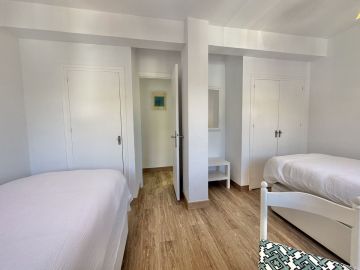 https://cdn.resales-online.com/public/jss4682jto/properties/df6a738f5d7211ef90df0217bc231ef4/w1200/32-e7f90ea5feef5e01d64d74d6b6d8a834.jpg?v=1748346095