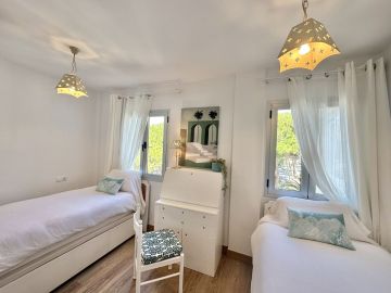 https://cdn.resales-online.com/public/jss4682jto/properties/df6a738f5d7211ef90df0217bc231ef4/w1200/33-f37a7fab00fce6ff6b895520b67d6d6d.jpg?v=1748346095