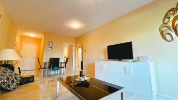 https://cdn.resales-online.com/public/dhh2l6v9j3/properties/206d550041f211f0ad0102e0405b089b/w1200/7-aa4cc561180b369757c0bb4af9886cd3.jpg?v=1749120662