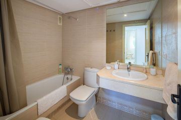 https://cdn.resales-online.com/public/xfnjwk1pw1/properties/1c92f8c141ed11f0ad0102e0405b089b/w1200/21-2c707e7c511429b4f8ec4ee5f221ddb6.jpg?v=1749140011