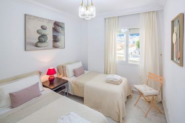 https://cdn.resales-online.com/public/xfnjwk1pw1/properties/1c92f8c141ed11f0ad0102e0405b089b/w1200/6-241328e1bcc9c0d8ce1222beb6c967a8.jpg?v=1749140011